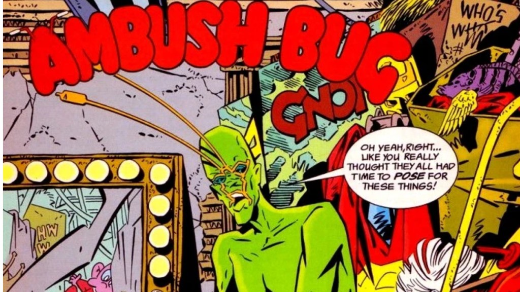 Ambush Bug dans une pièce remplie de costumes de super-héros de Who's Who in the DCU