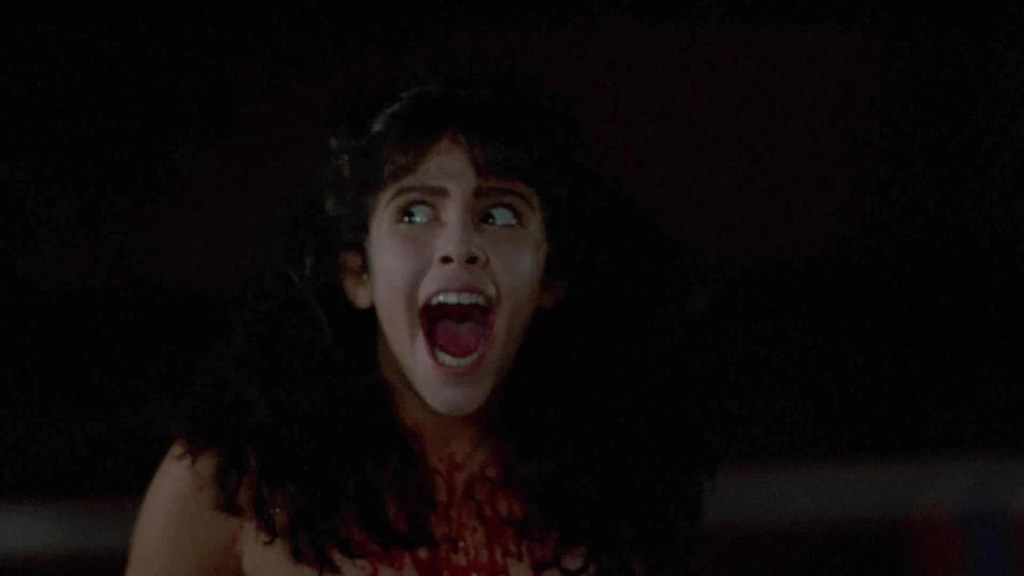 Angela Baker crie à la fin de Sleepaway Camp.